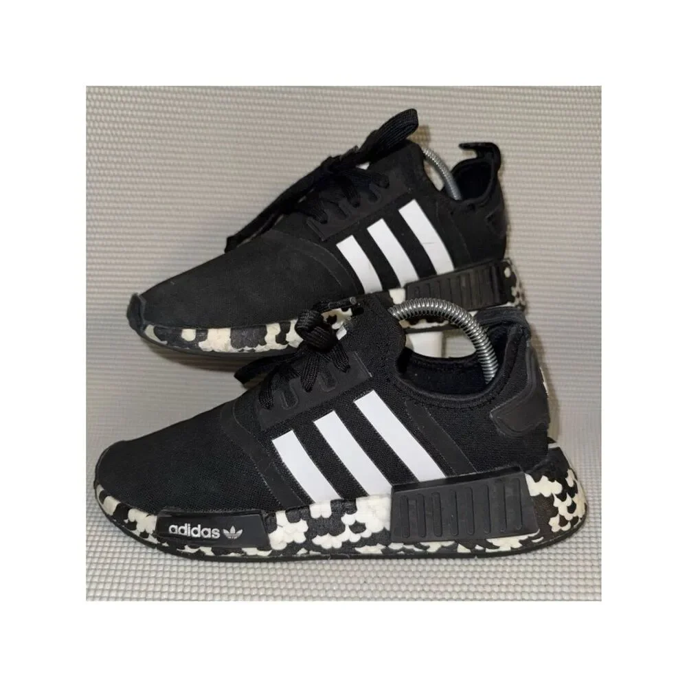 ADIDAS NMD R1 Boost Black White Athletic Comfort Sneakers Shoes Men’s Size 7